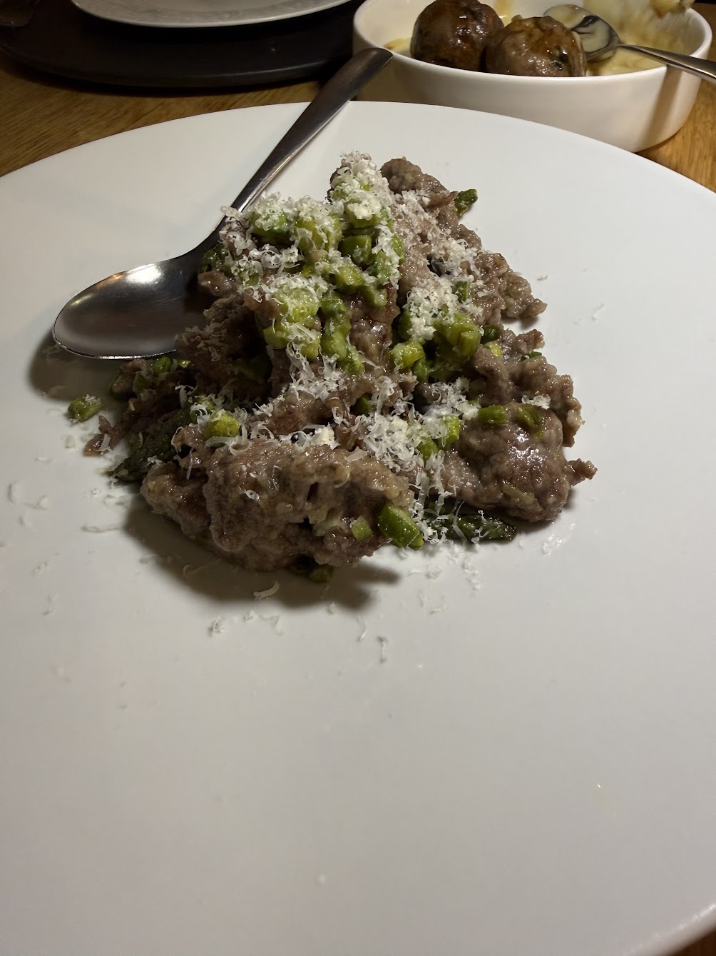 Strips with asparagus, spring onion, and parmesan at La Pace del Palato.