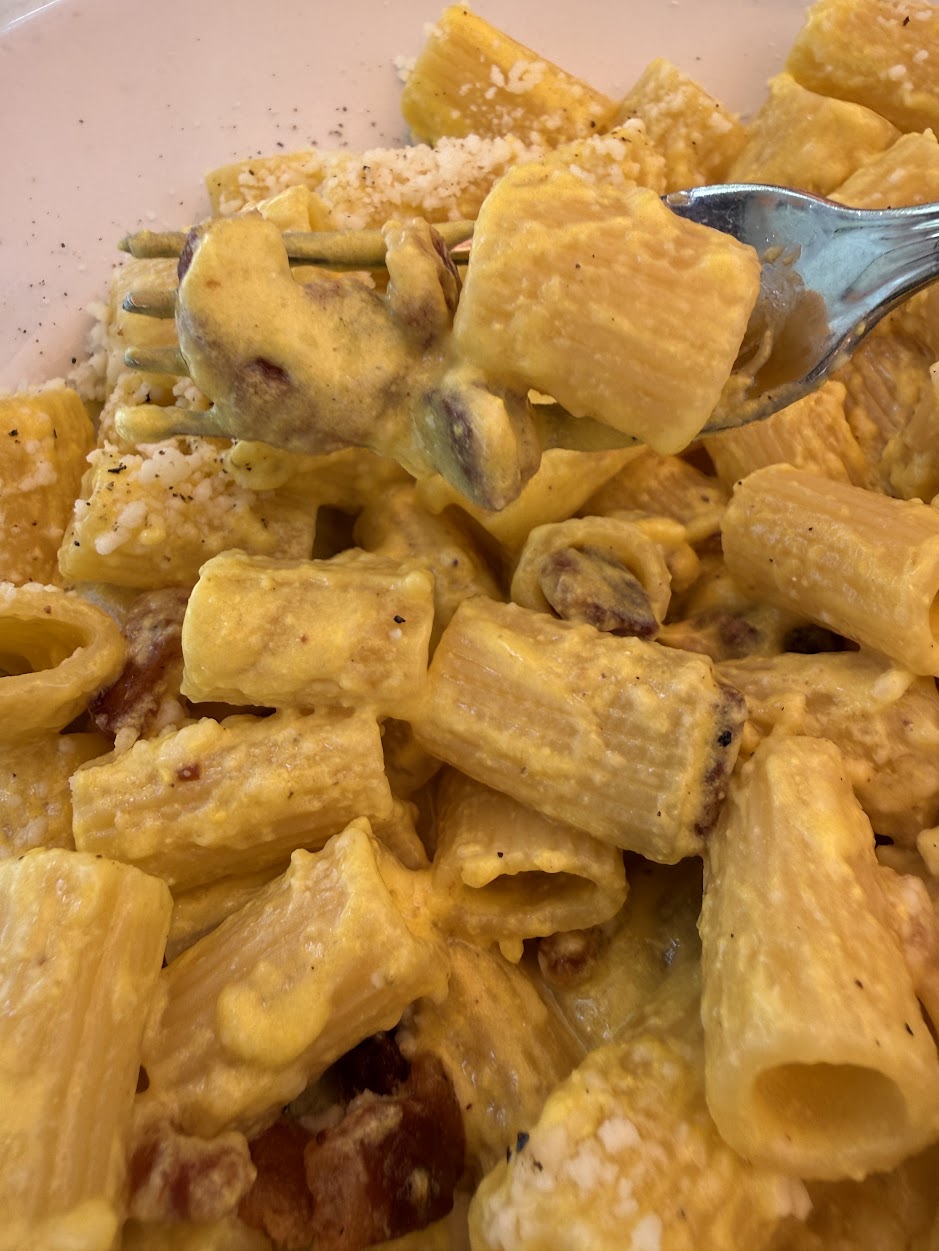 Rigatoni alla carbonara at Lo Scopettaro.