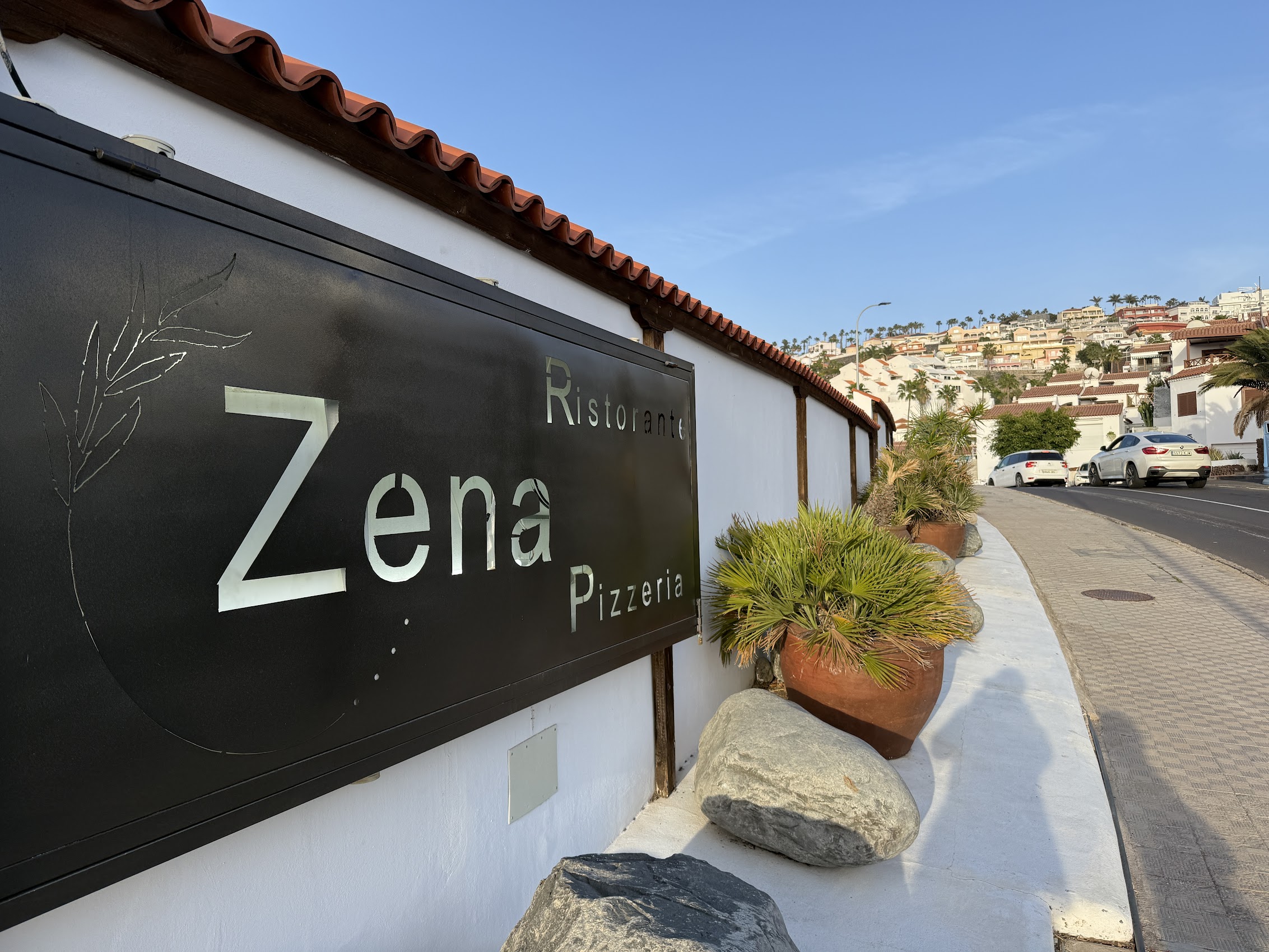 Zena Ristorante Pizzeria, up in the hills above Costa Adeje.
